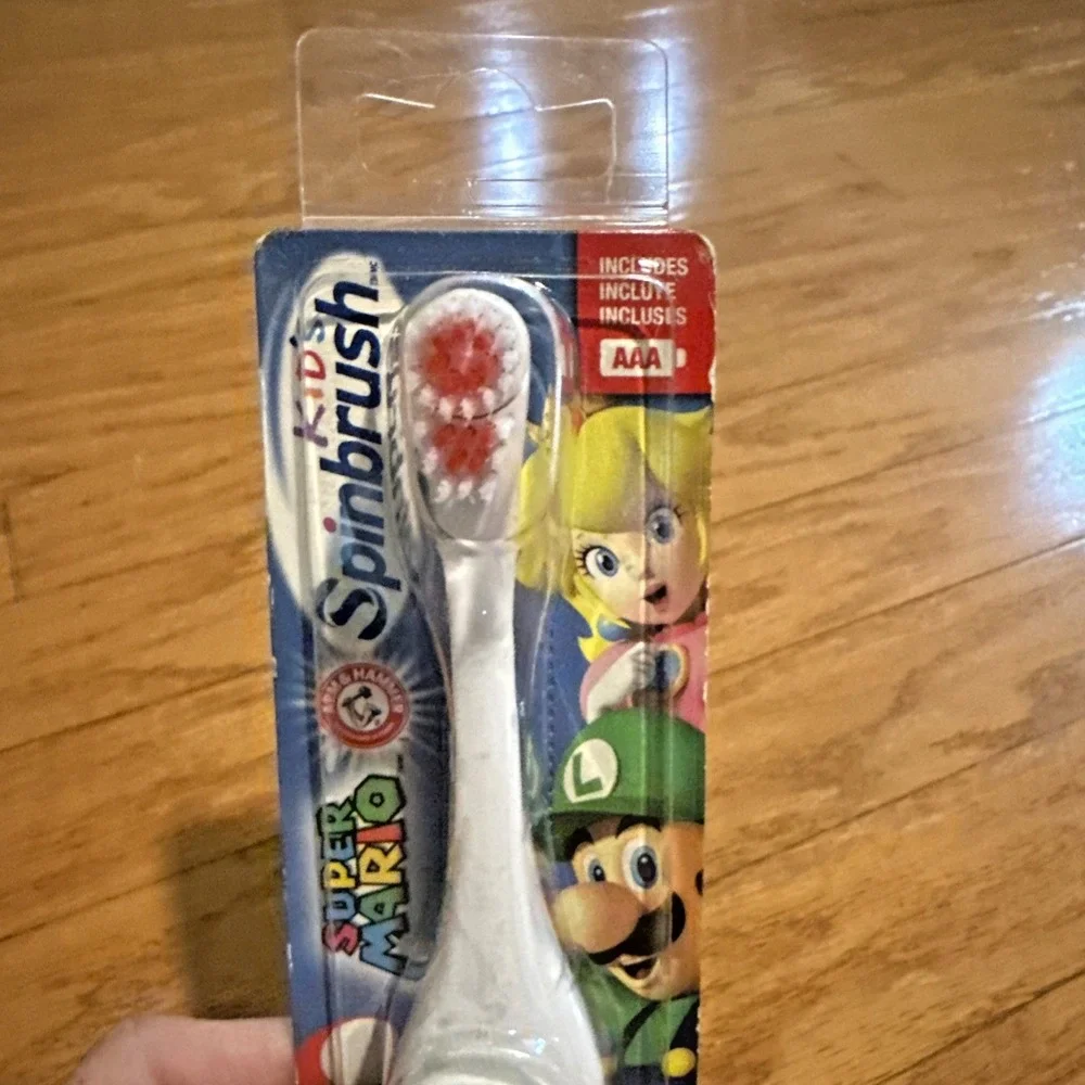 Arm & Hammer Super Mario Brothers Kid Battery Powered Spinbrush Toothbrush 2013